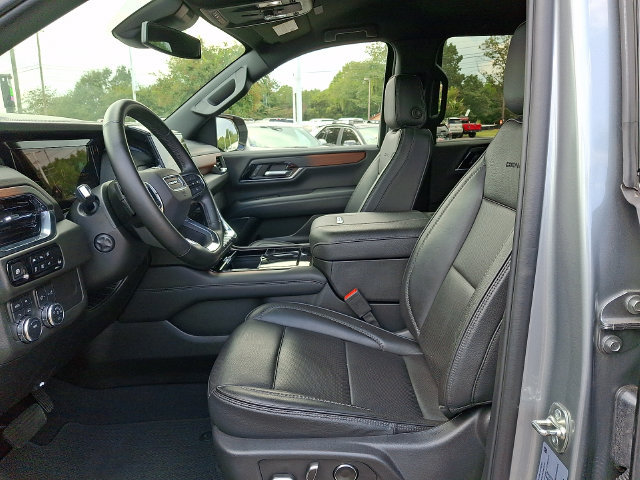 Used 2025 GMC Yukon Denali AWD/4WD image 13