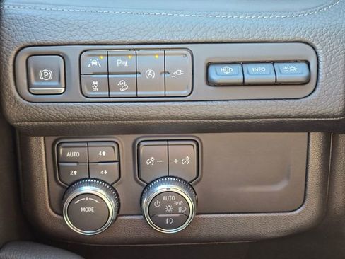 Used 2021 GMC Yukon Denali image 36