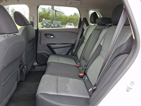 Used 2021 Nissan Rogue SV image 10