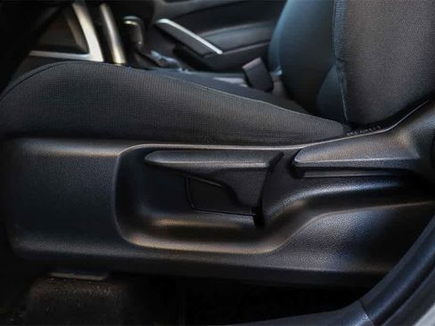 Used 2022 Toyota Corolla Cross LE image 19