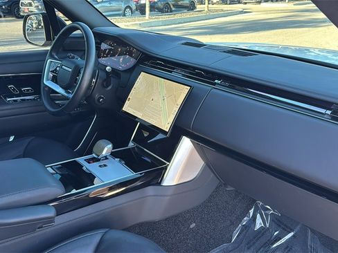 Used 2024 Land Rover Range Rover Long Wheelbase Autobiography image 50