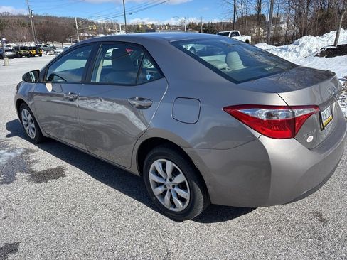 Used 2015 Toyota Corolla LE image 4