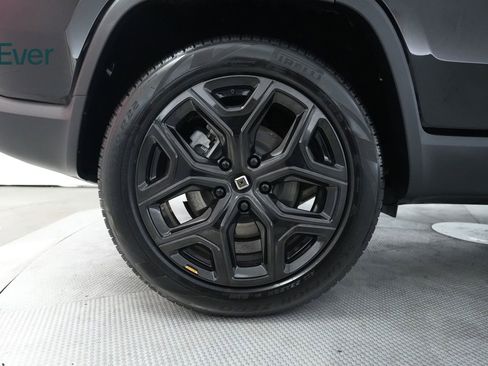 Used 2024 Rivian R1S Adventure AWD/4WD image 20