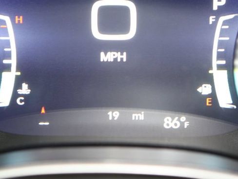 New 2027 Chrysler Pacifica Limited AWD/4WD image 18