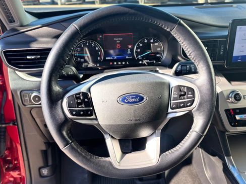 Certified 2021 Ford Explorer XLT w/ Equipment Group 202A image 37