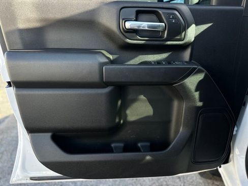 Used 2024 Chevrolet Silverado 2500 Custom w/ Custom Value Package image 17