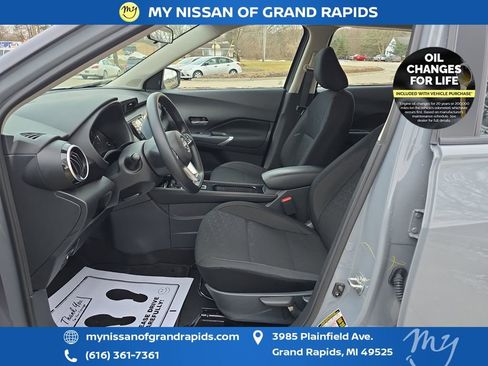 Used 2024 Nissan Kicks SV image 10