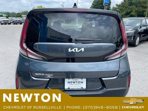 Used 2025 Kia Soul LX w/ LX Technology Package FWD image 40