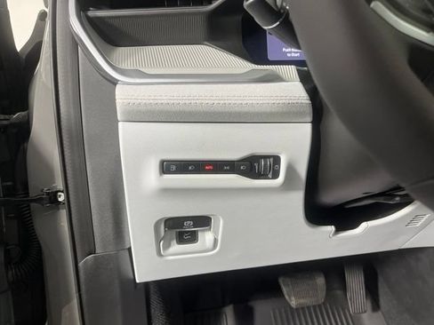 Used 2026 Jeep Cherokee Laredo AWD/4WD image 18