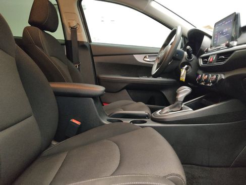 Used 2023 Kia Forte LXS w/ LXS Technology Package FWD image 21