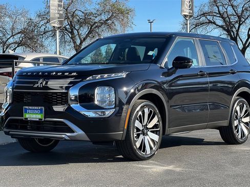 New 2026 Mitsubishi Outlander SE image 9