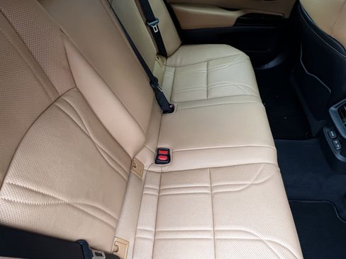 Used 2022 Lexus ES 300h Ultra Luxury image 41