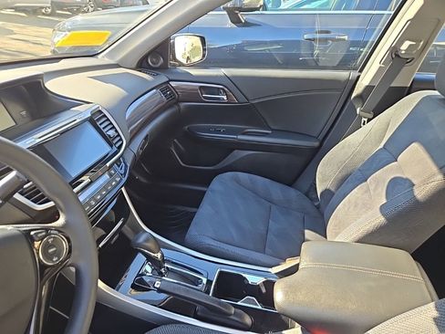 Used 2016 Honda Accord EX image 3