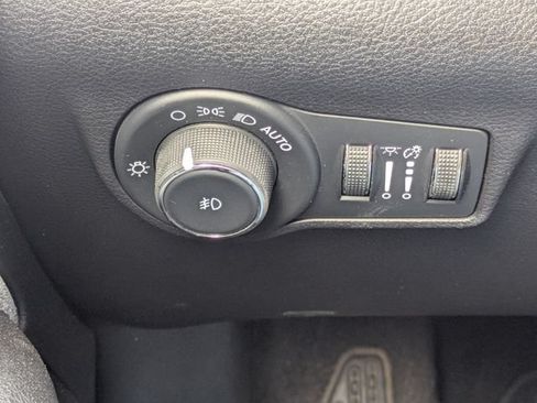 Used 2024 Jeep Compass Latitude AWD/4WD image 28
