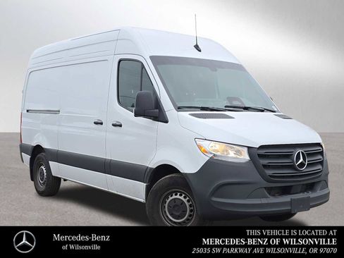 Used 2025 Mercedes-Benz Sprinter 2500 image 1