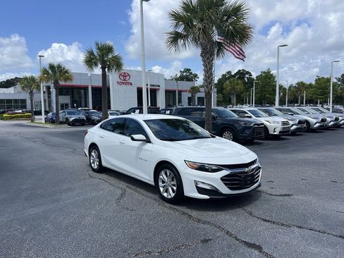 Used 2023 Chevrolet Malibu LT FWD image 2
