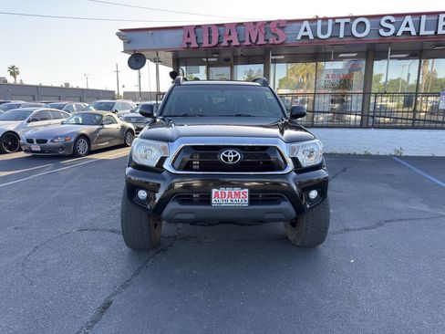 Used 2012 Toyota Tacoma 4x4 Double Cab w/ SR5 Pkg image 8
