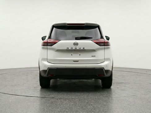 Used 2025 Nissan Rogue SV AWD/4WD image 7