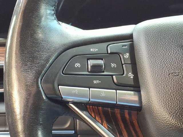 Used 2023 Cadillac Escalade Premium Luxury w/ Performance Package AWD/4WD image 23
