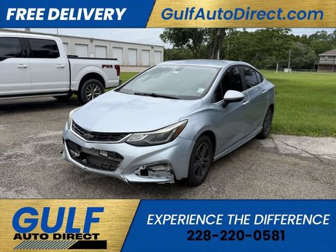 Used 2017 Chevrolet Cruze LT w/ Convenience Package FWD image 3