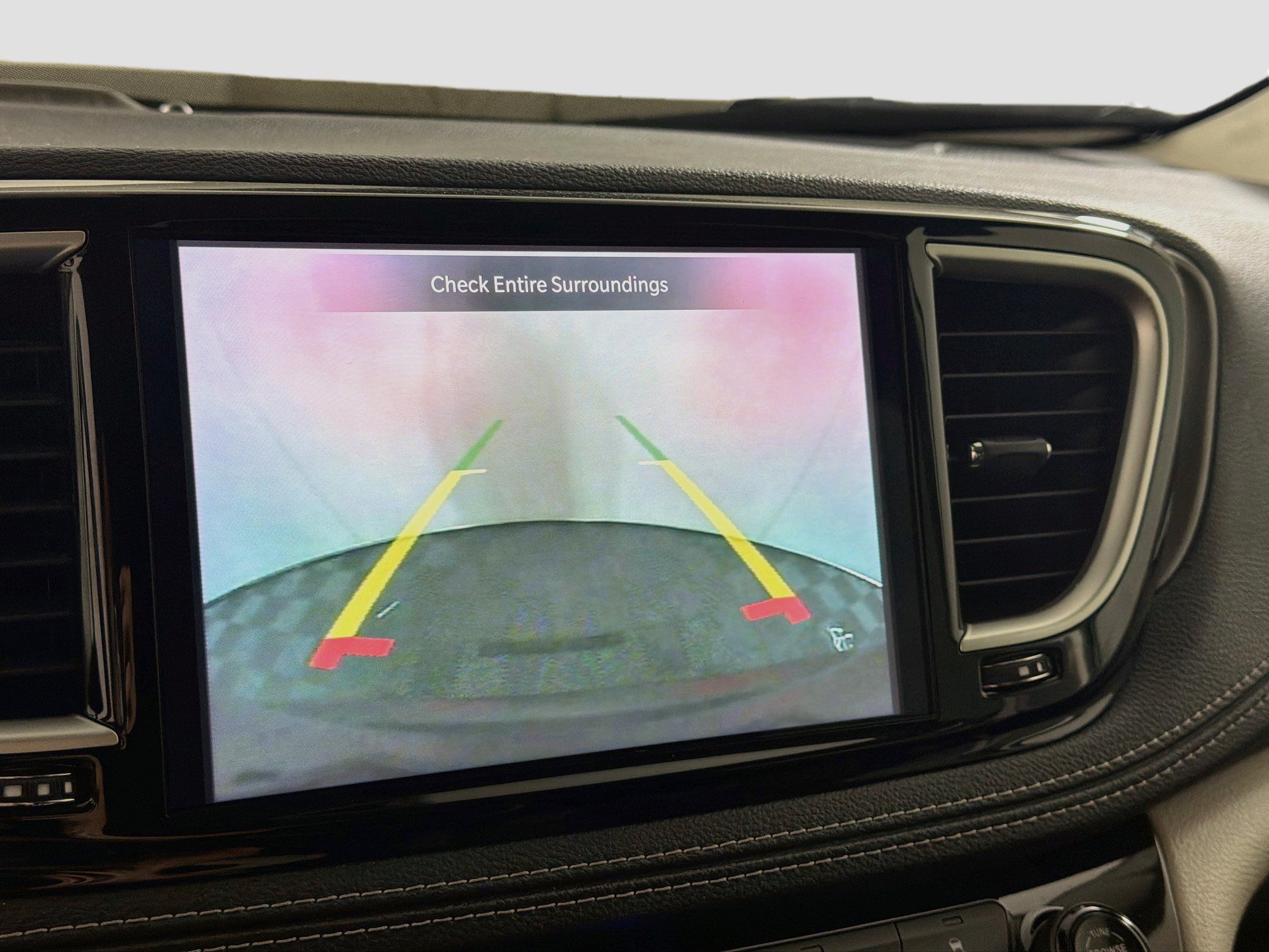 Used 2023 Chrysler Pacifica Touring-L FWD image 22