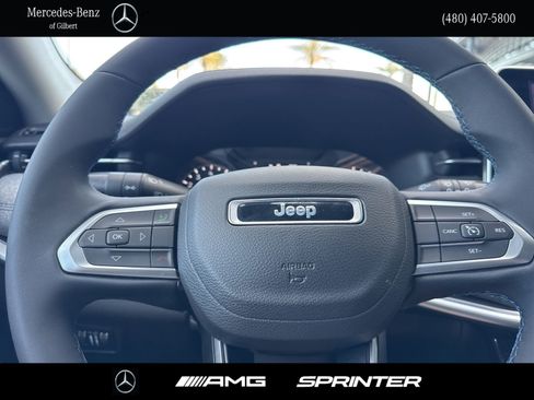Used 2022 Jeep Compass Latitude FWD image 29