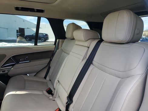 Used 2024 Land Rover Range Rover SE image 22