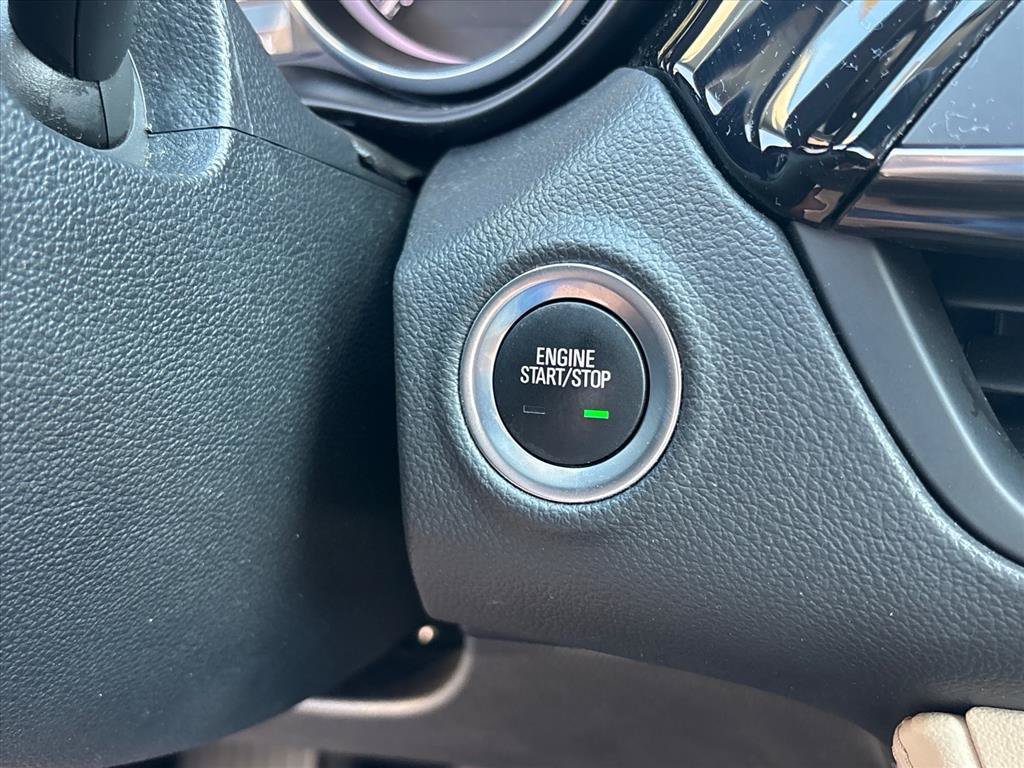 Used 2019 Buick Envision Essence w/ LPO, Interior Luxury Package AWD/4WD image 17