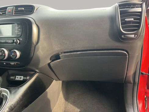 Used 2016 Kia Soul + image 24
