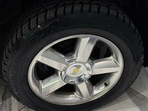 Used 2013 Chevrolet Avalanche LS image 25