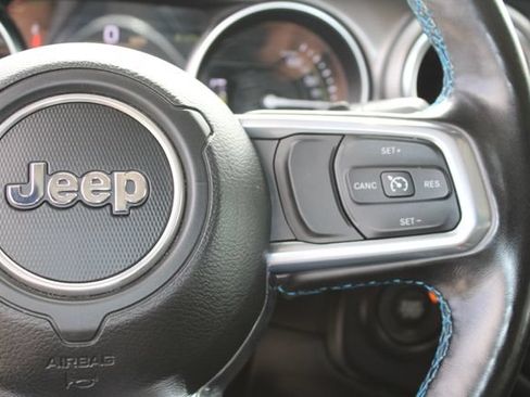 Used 2023 Jeep Wrangler Unlimited Rubicon 4xe w/ Cold Weather Group AWD/4WD image 17