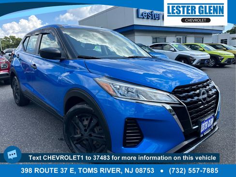 Used 2023 Nissan Kicks S FWD image 1
