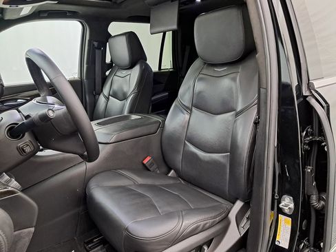 Used 2019 Cadillac Escalade Platinum image 9