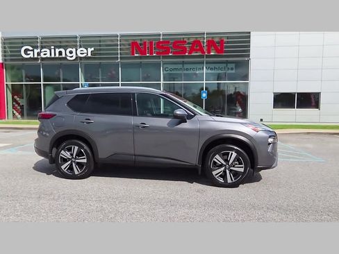 Used 2025 Nissan Rogue SL w/ Tech Package FWD image 36