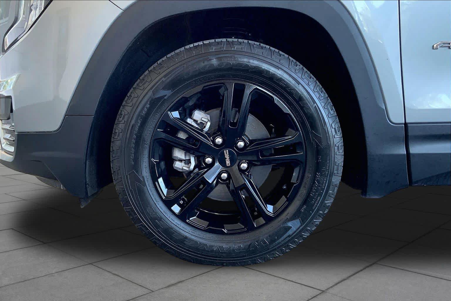 Used 2023 GMC Terrain AT4 AWD/4WD image 11