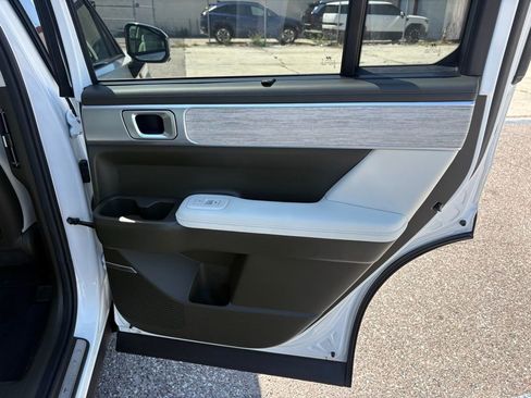 Used 2025 Hyundai Santa Fe Calligraphy image 18