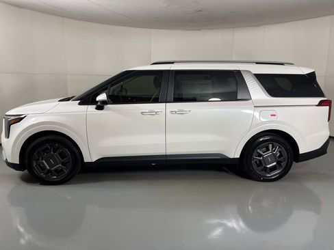 New 2026 Kia Carnival EX image 5