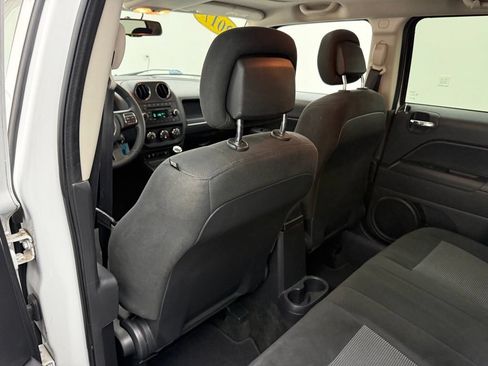 Used 2017 Jeep Patriot Latitude w/ Sun/Sound Group AWD/4WD image 36