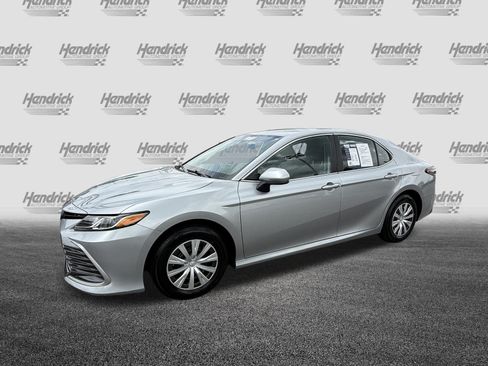 Used 2024 Toyota Camry LE FWD image 5