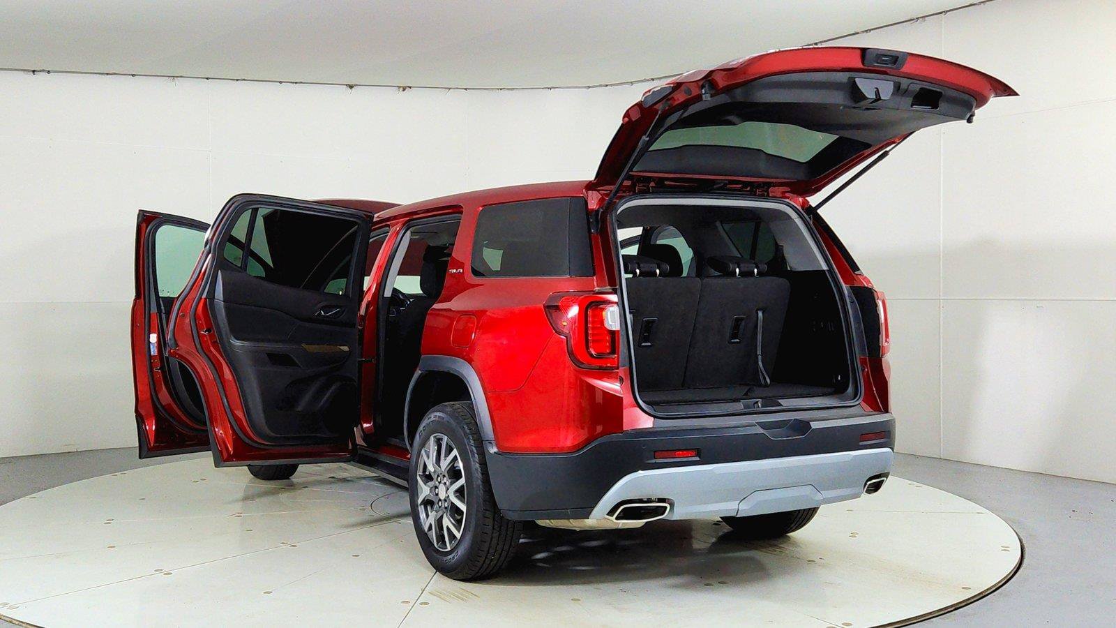 Used 2023 GMC Acadia SLE FWD image 12