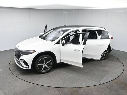 Used 2023 Mercedes-Benz EQS 580 4MATIC SUV image 78