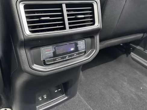 New 2026 Volkswagen Atlas SE image 17