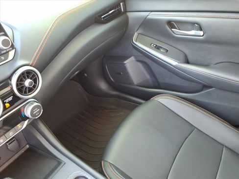 Used 2023 Nissan Sentra SR w/ SR Premium Package FWD image 35