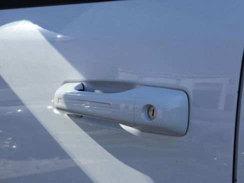 Used 2025 RAM 1500 Laramie image 19