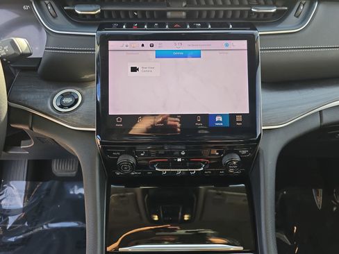 Used 2023 Jeep Grand Cherokee Limited w/ Black Appearance Package image 22