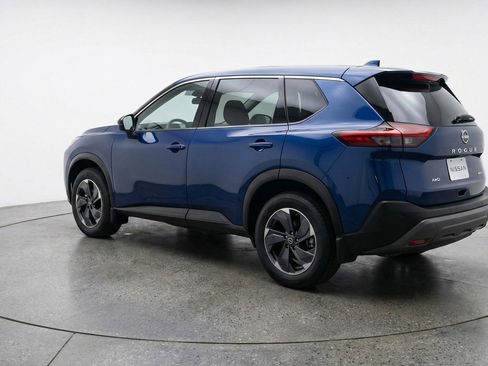 Used 2025 Nissan Rogue SV image 5
