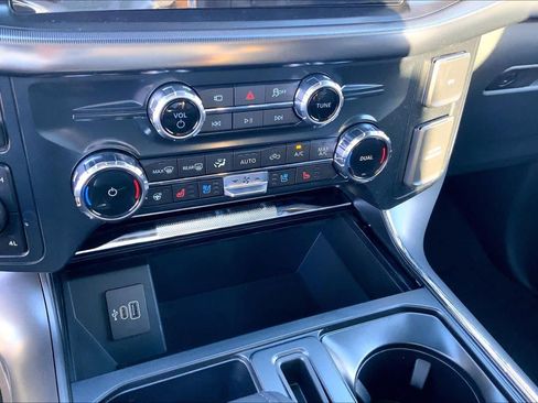 New 2025 Ford F150 Lariat w/ Equipment Group 501A Mid image 19