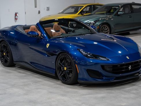 Used 2020 Ferrari Portofino image 9