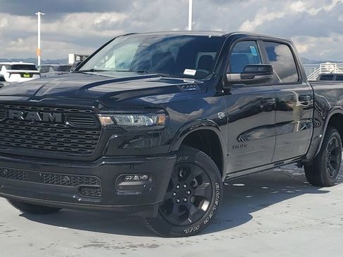 New 2026 RAM 1500 4x4 Crew Cab image 32