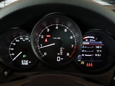 Certified 2026 Porsche Macan AWD/4WD image 16